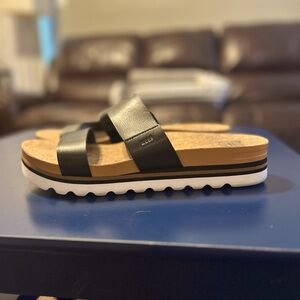 Reef Cushion Vista Hi sandals -Excellent, like new condition!